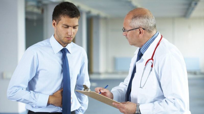 consultarea unui medic pentru simptomele prostatitei